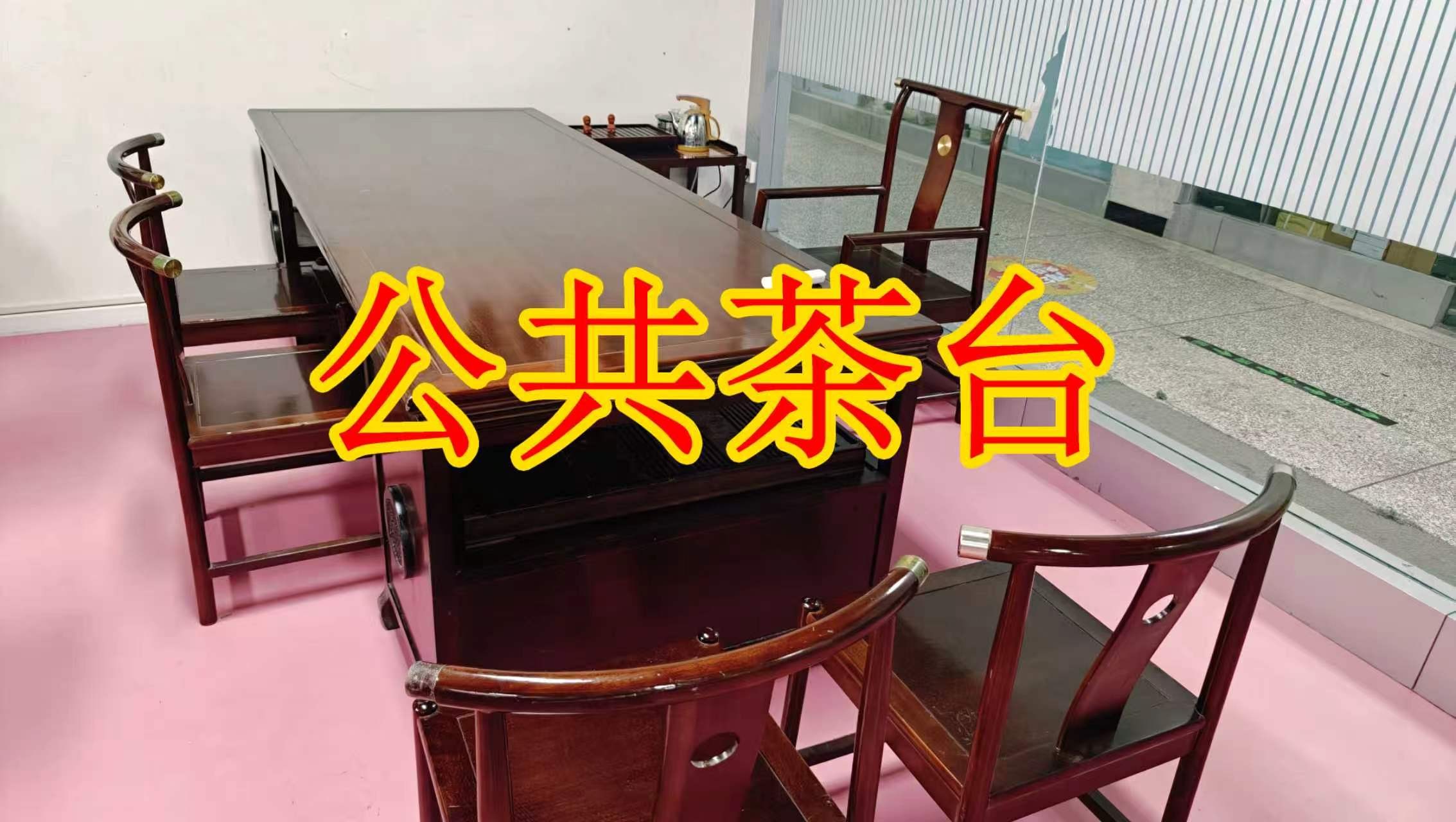 九都东路辅路面积灵活：小面积办公室至大面积办公、经营空间均可选择； 部分房源可注册公司，满足企业办公需求； 商铺临街，具备上下水、用电等经营条件； 适合副食品、茶叶、酒水、百货、电商、培训、办公等多种行业。_COPY